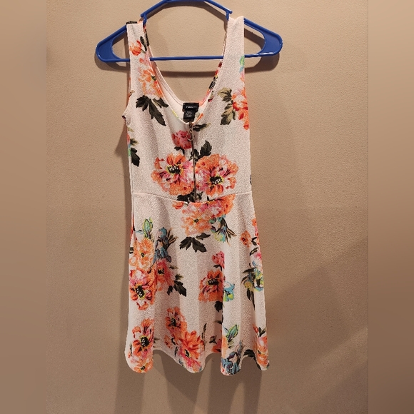 Rue21 Dresses & Skirts - Pretty floral dress by Rue 21